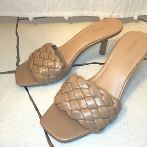 Quilted Express Sandals